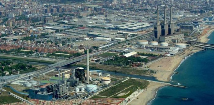 vista-aerea-tres-ximeneies-i-incineradora